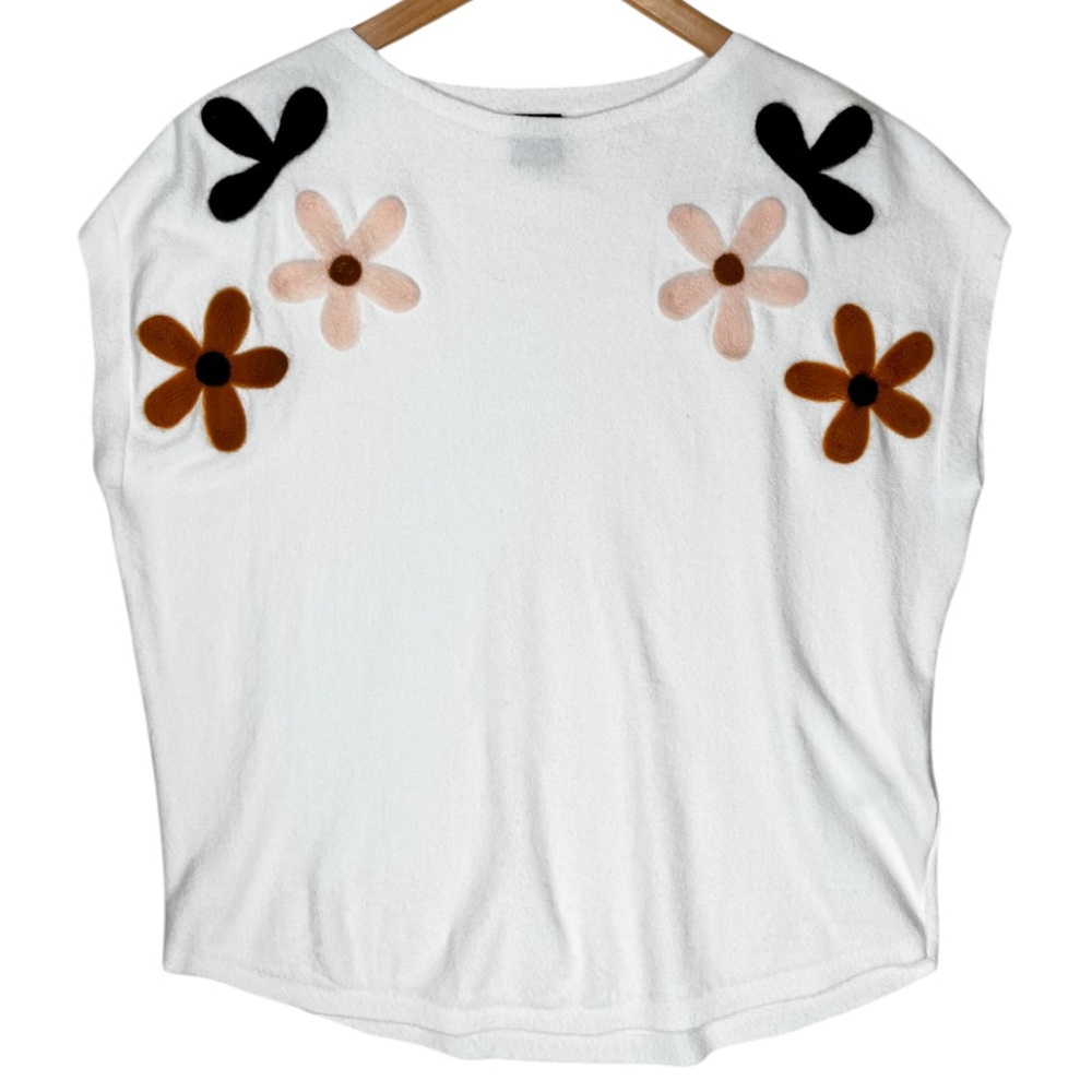 Aaeda Ultra Felted Flower Appliqué Top Sweater Size Large White